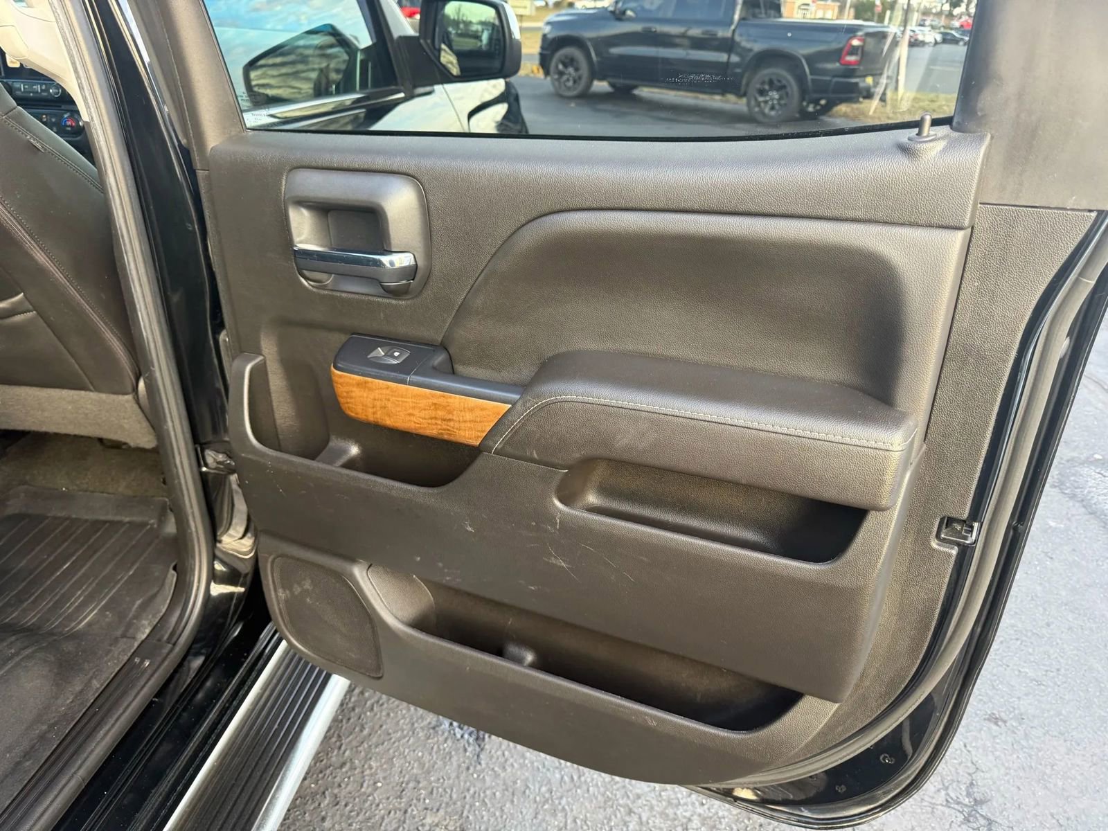 Used 2017 Chevrolet Silverado 1500 LTZ w/ LTZ Plus Package image 45