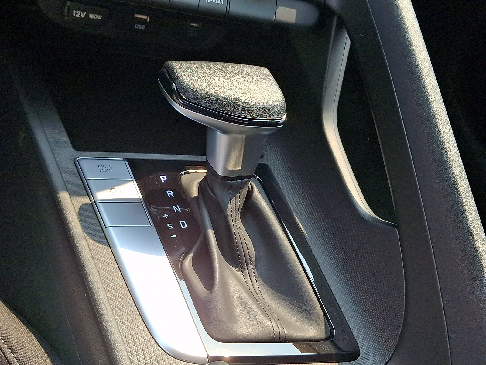 New 2026 Hyundai Elantra SE FWD image 17