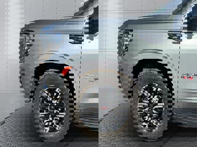 Used 2024 GMC Yukon AT4 w/ Technology Package image 9