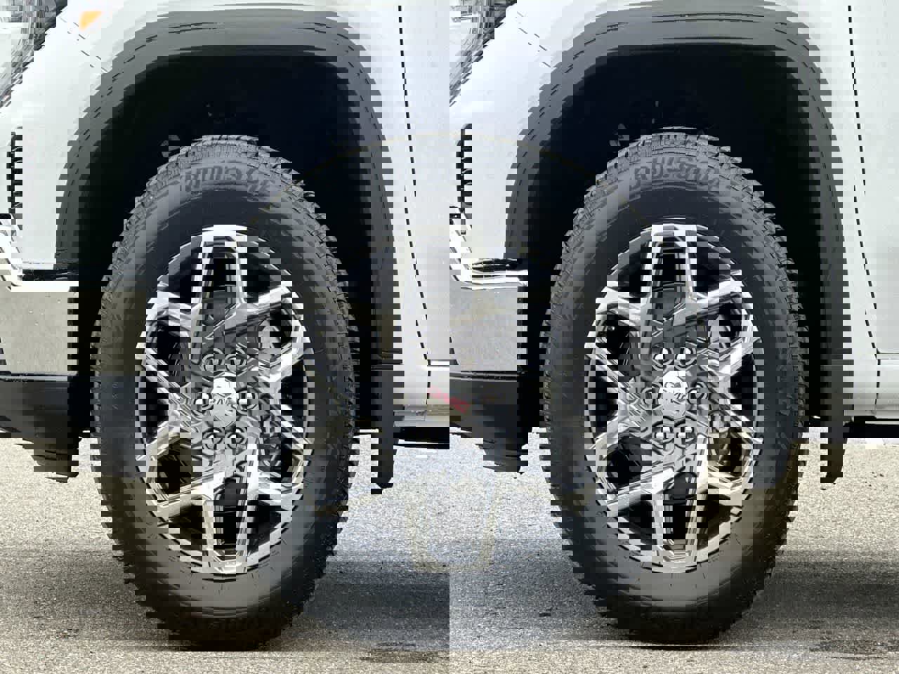 New 2026 GMC Sierra 1500 SLE w/ LPO, Black Badging Package image 32