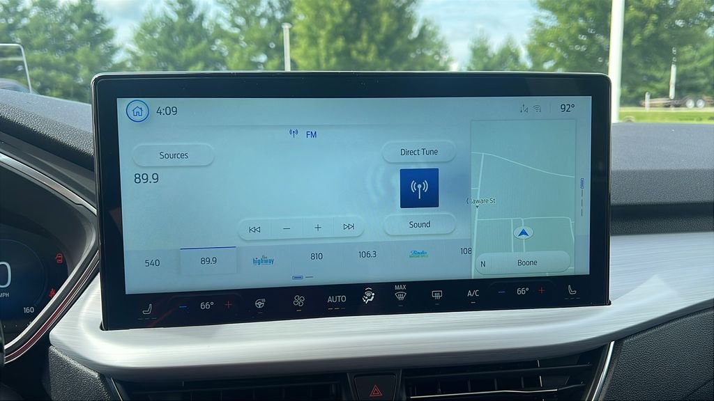 New 2025 Ford Escape Plug-in Hybrid w/ PHEV Premium Package image 20