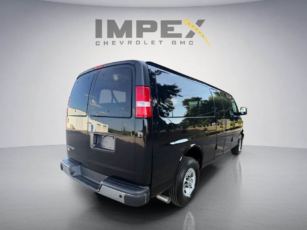 New 2026 Chevrolet Express 3500 LT w/ LT Preferred Equipment Group RWD image 5