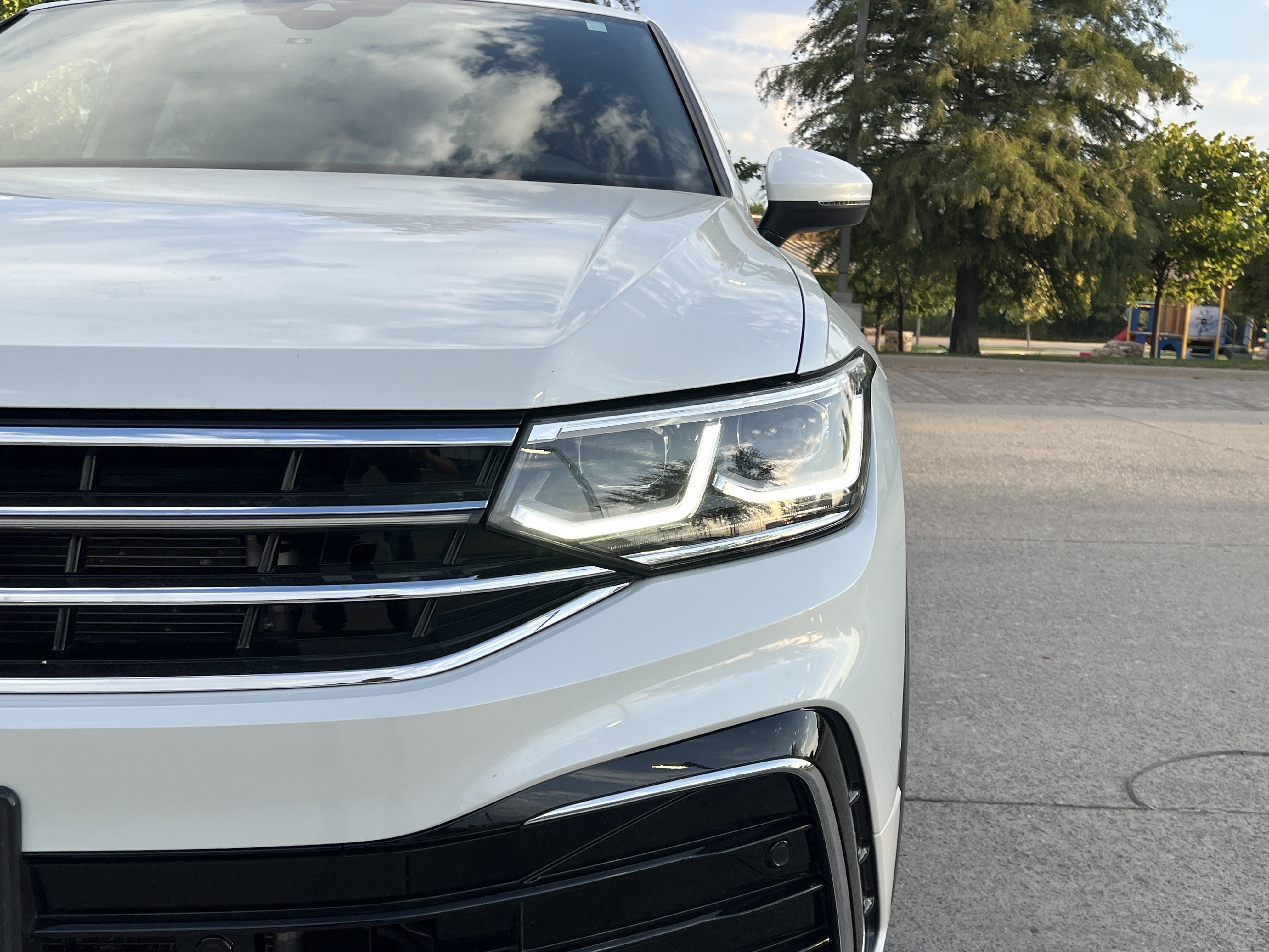Certified 2022 Volkswagen Tiguan SEL R-Line AWD/4WD image 5