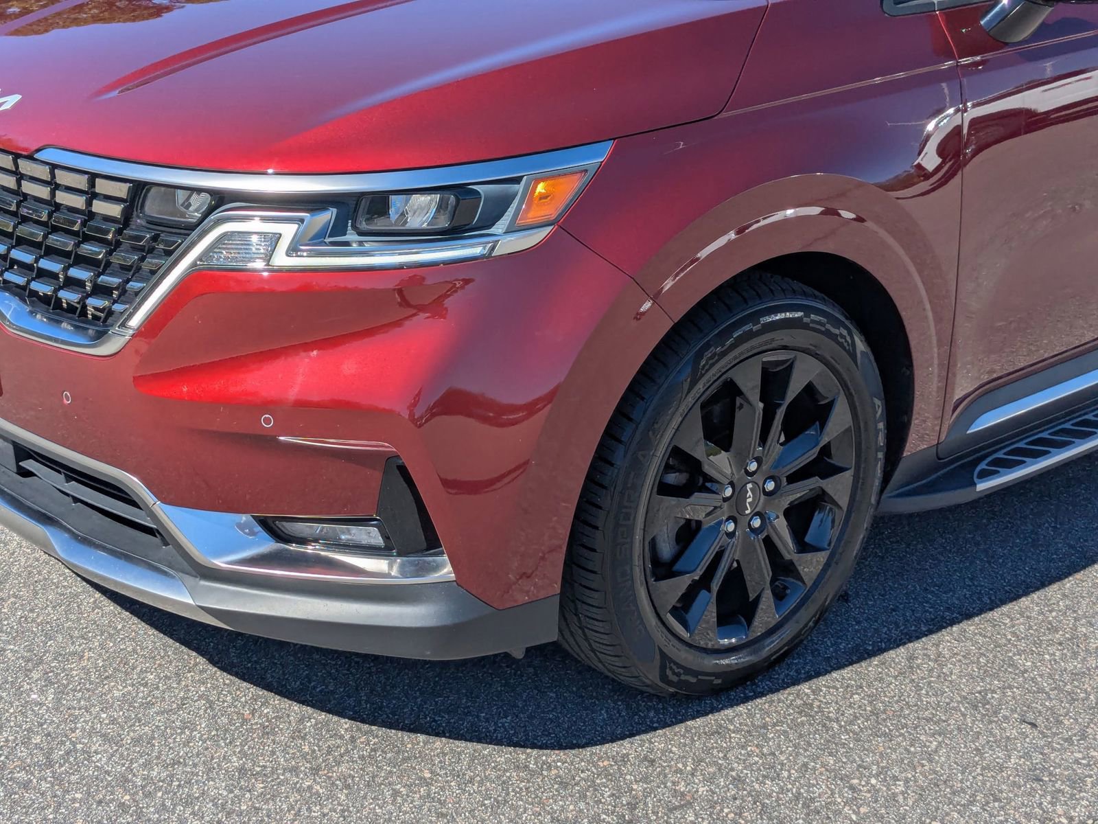 Used 2023 Kia Carnival SX image 10