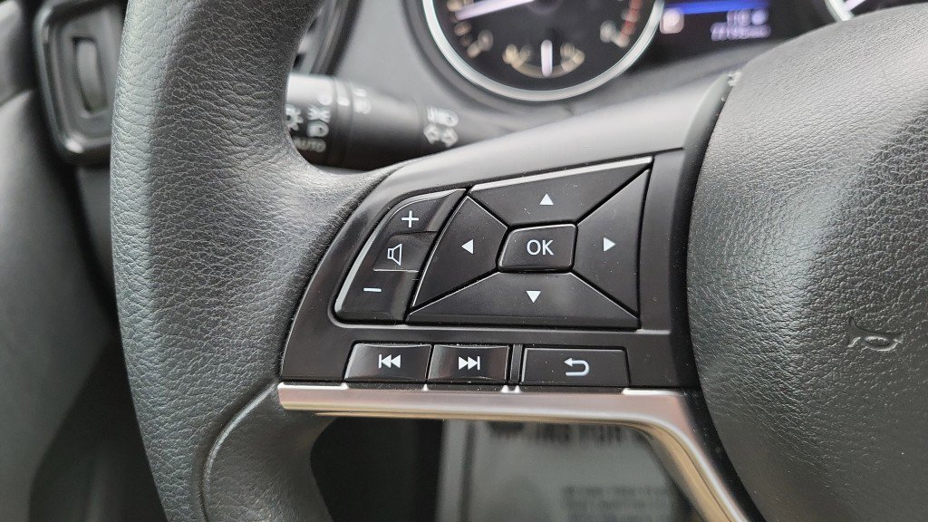 Used 2018 Nissan Rogue S image 31