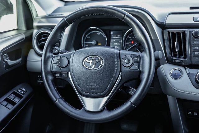 Used 2016 Toyota RAV4 XLE AWD/4WD image 16