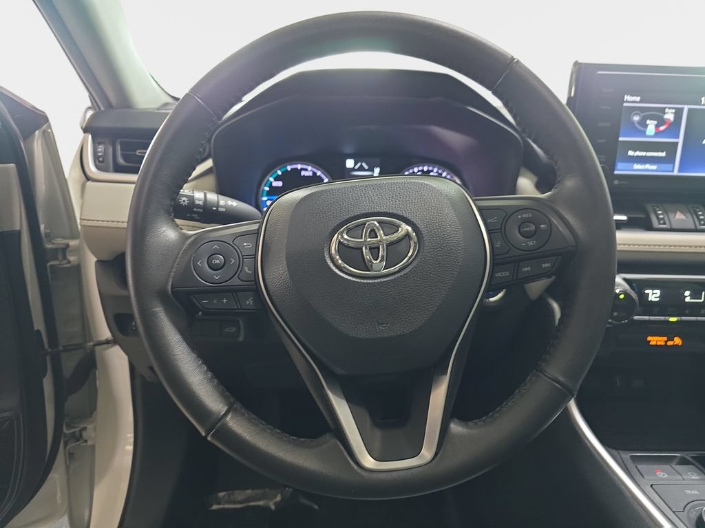 Used 2022 Toyota RAV4 XLE Premium AWD/4WD image 16