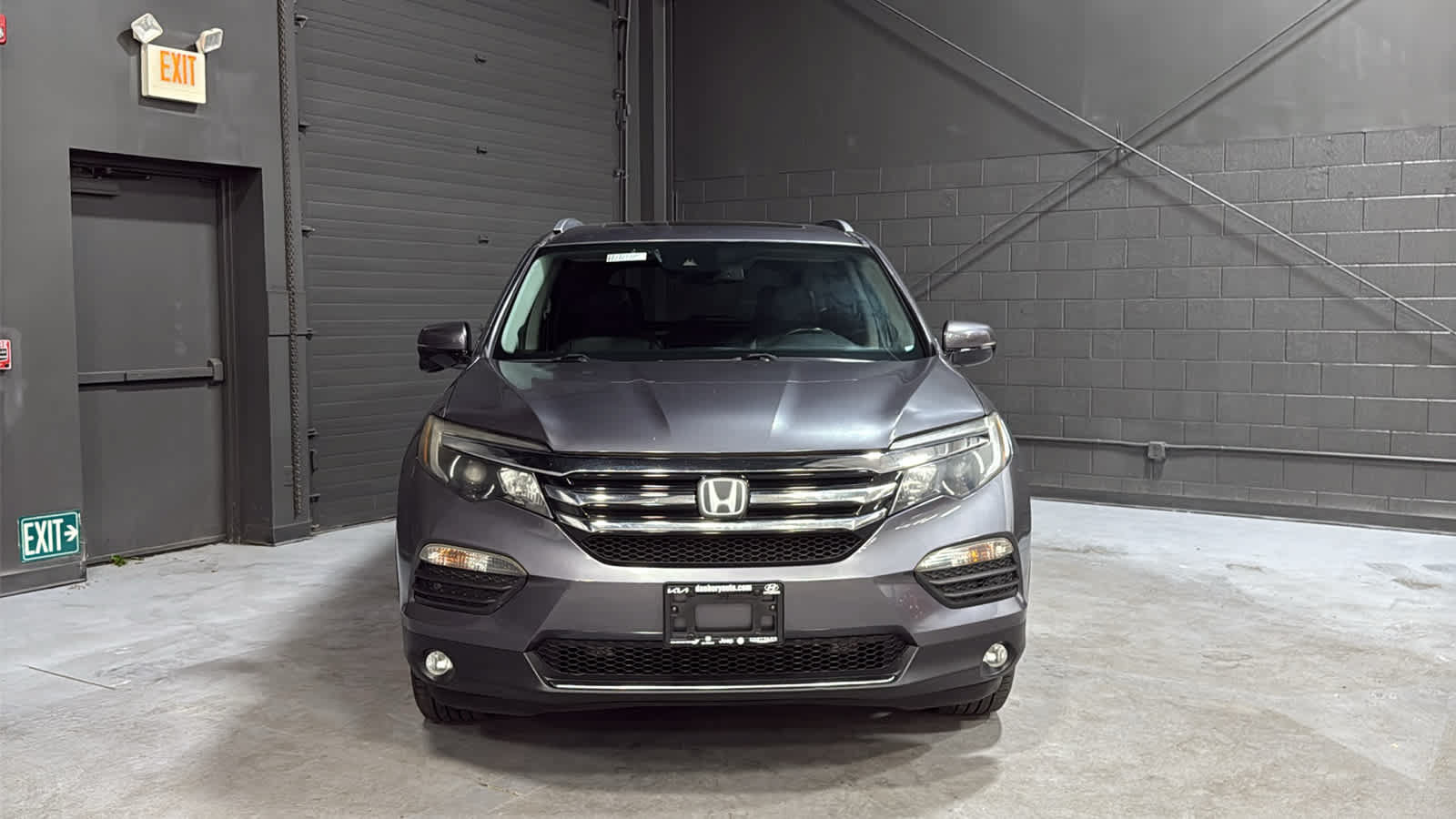 Used 2016 Honda Pilot Touring image 2
