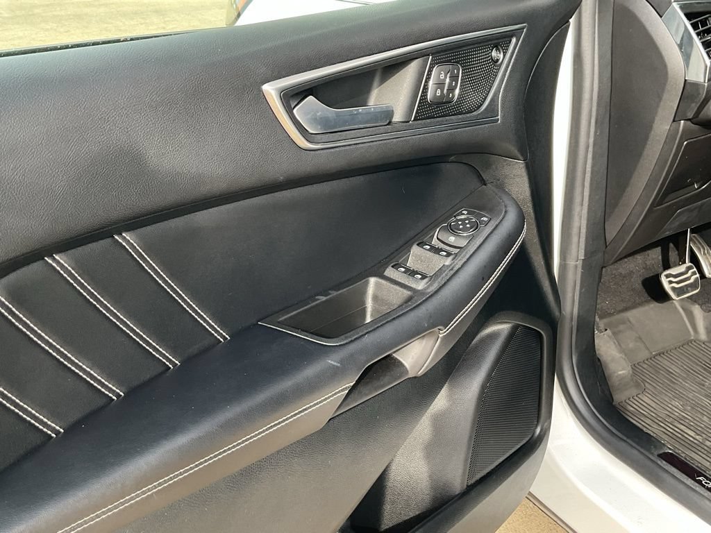 Used 2022 Ford Edge ST AWD/4WD image 8