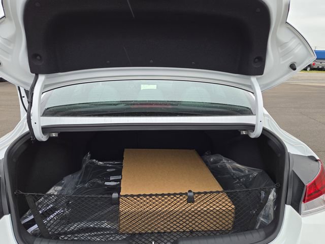 New 2025 Hyundai Elantra Limited image 33