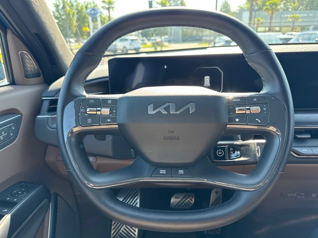 Used 2024 Kia EV9 GT-Line AWD/4WD image 25