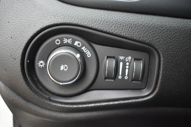 Used 2019 Jeep Renegade Altitude w/ Quick Order Package 2XM image 19