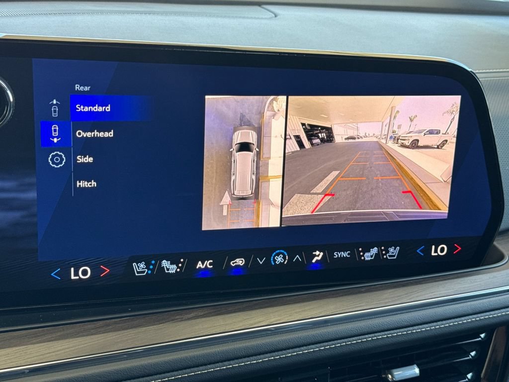 Used 2025 Chevrolet Suburban Premier RWD image 23