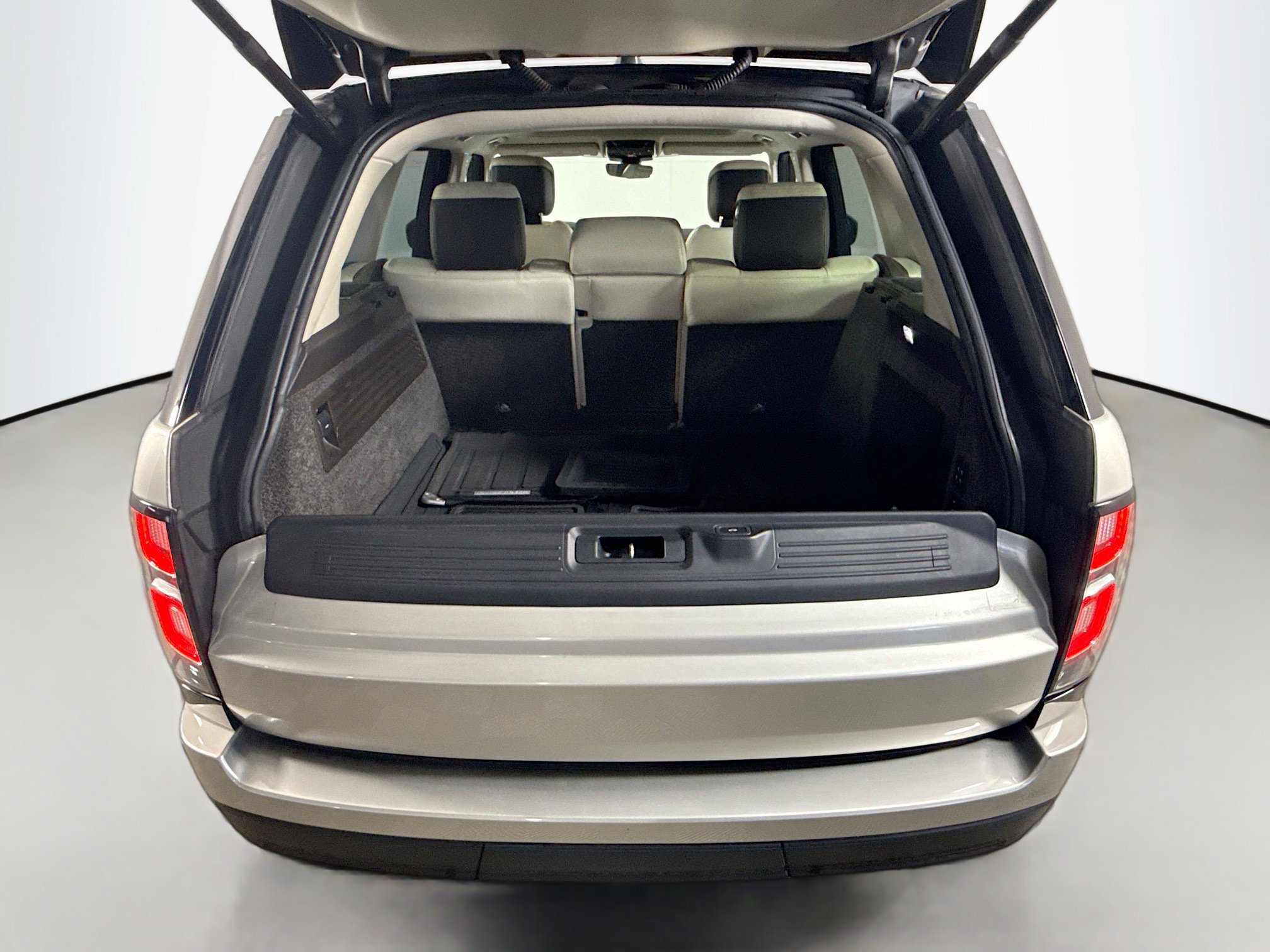 Used 2018 Land Rover Range Rover Supercharged AWD/4WD image 35