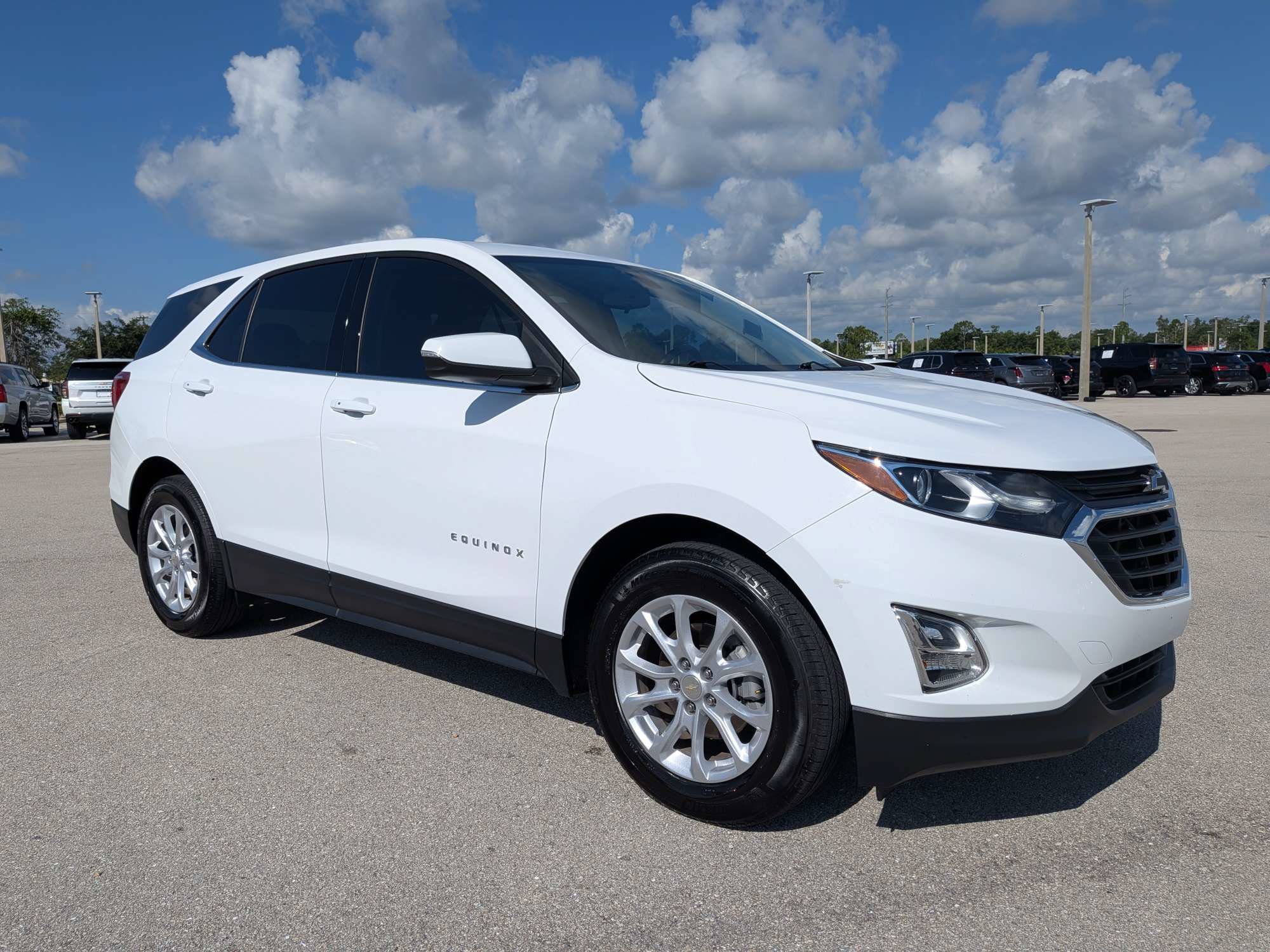 Used 2019 Chevrolet Equinox LT FWD image 2