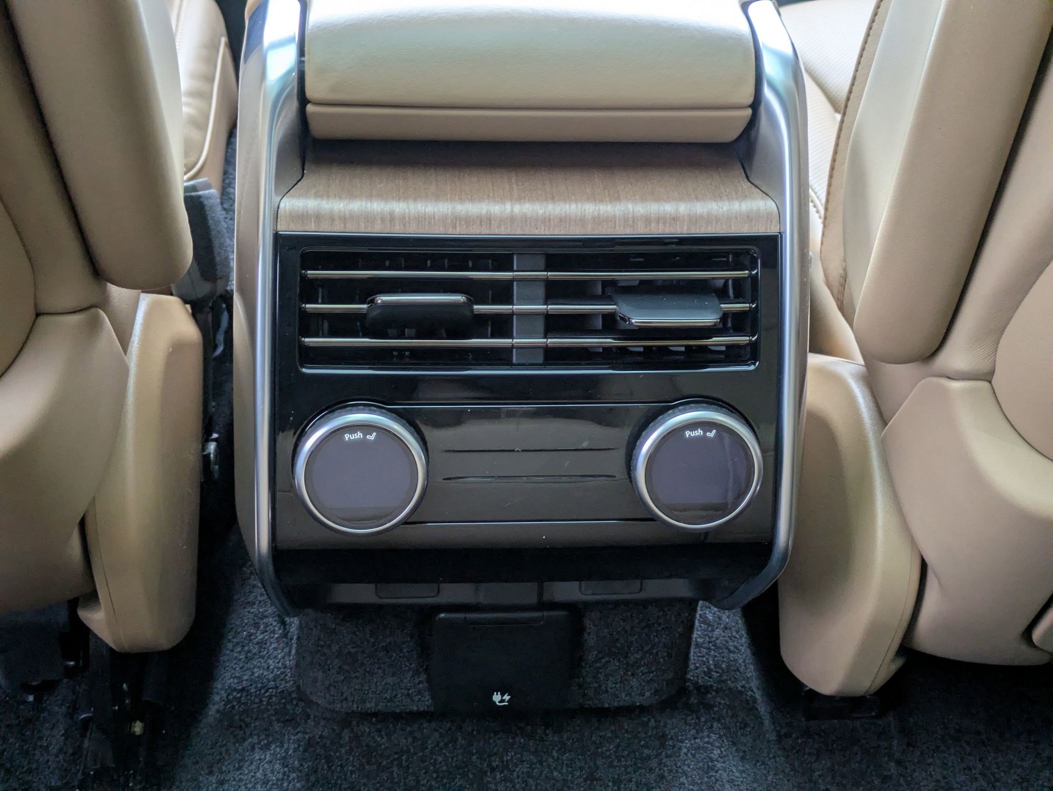 Certified 2023 Land Rover Range Rover SE image 30