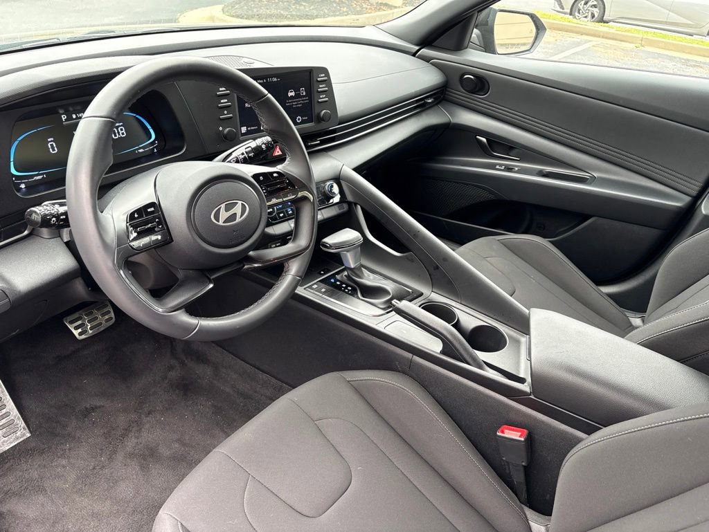 Certified 2025 Hyundai Elantra Sport FWD image 10