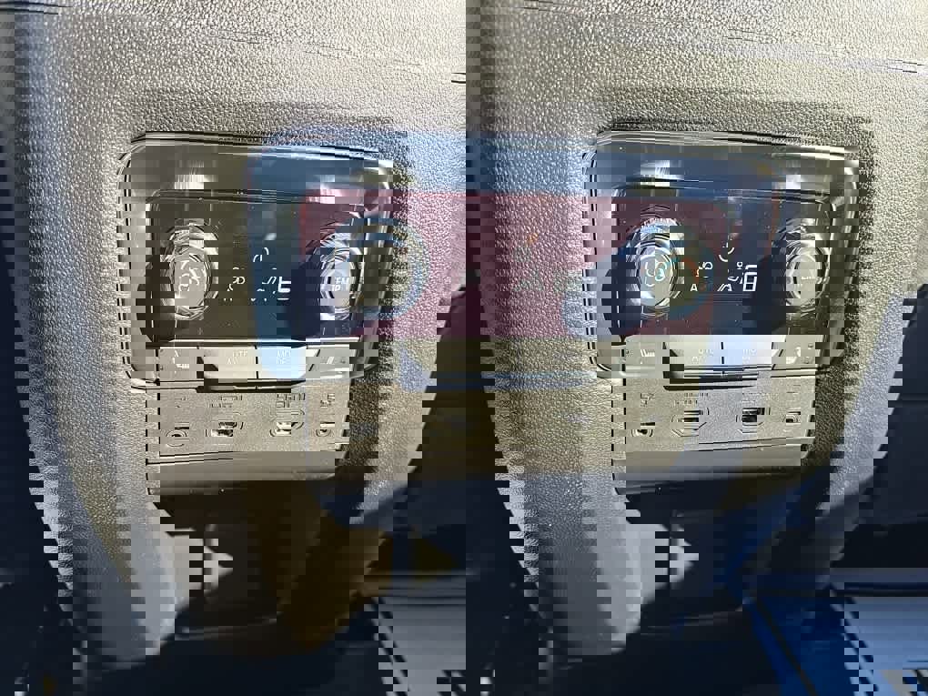 New 2026 Chevrolet Suburban Premier image 27