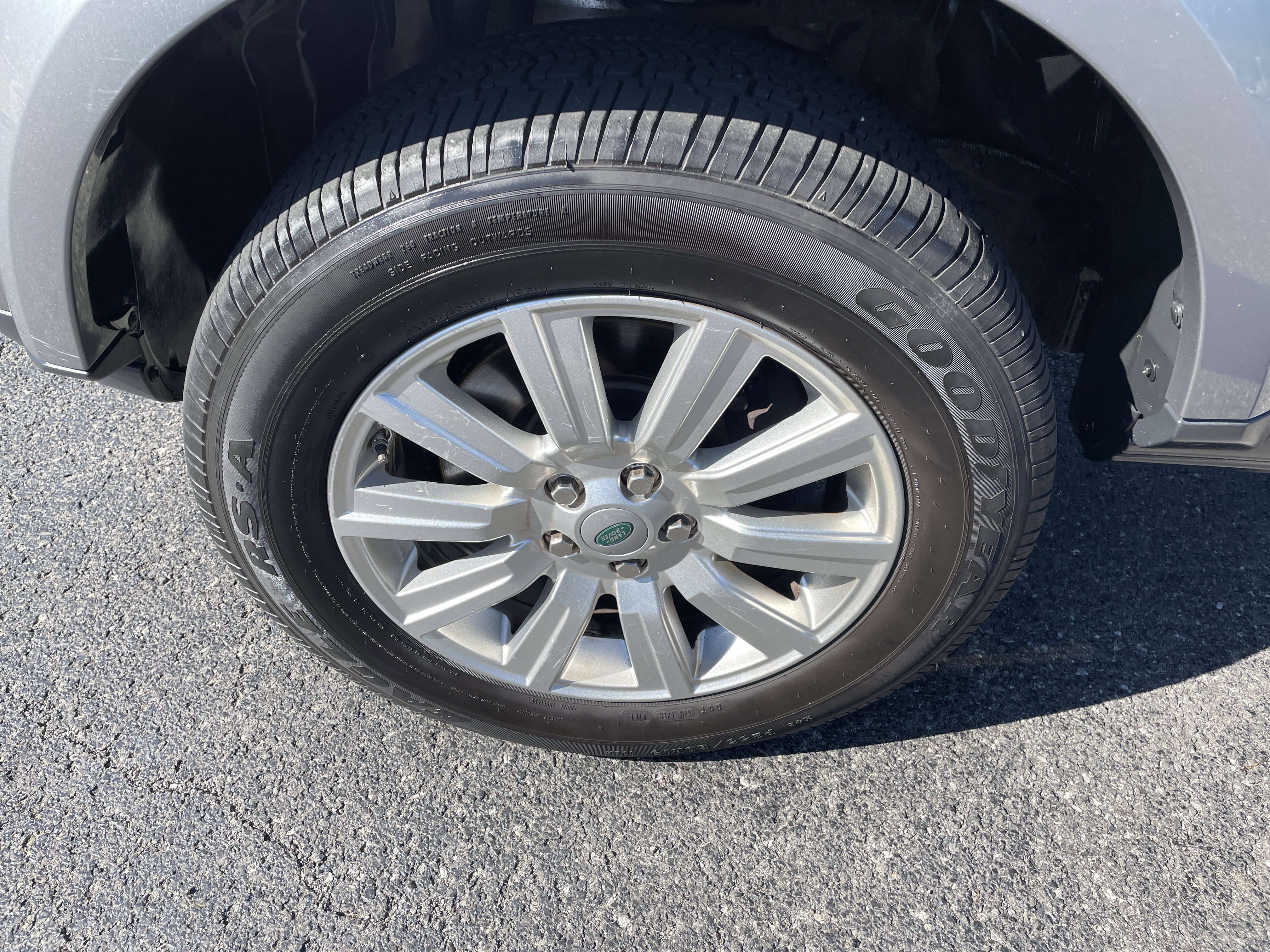 Used 2013 Land Rover LR4 HSE AWD/4WD image 9