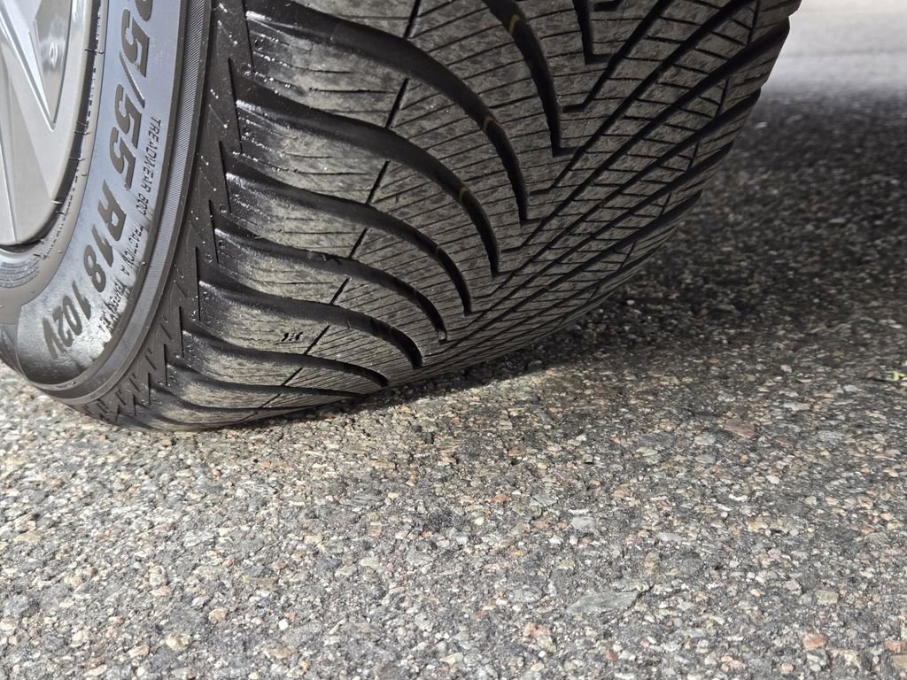 Certified 2023 BMW X1 xDrive28i w/ Convenience Package image 12