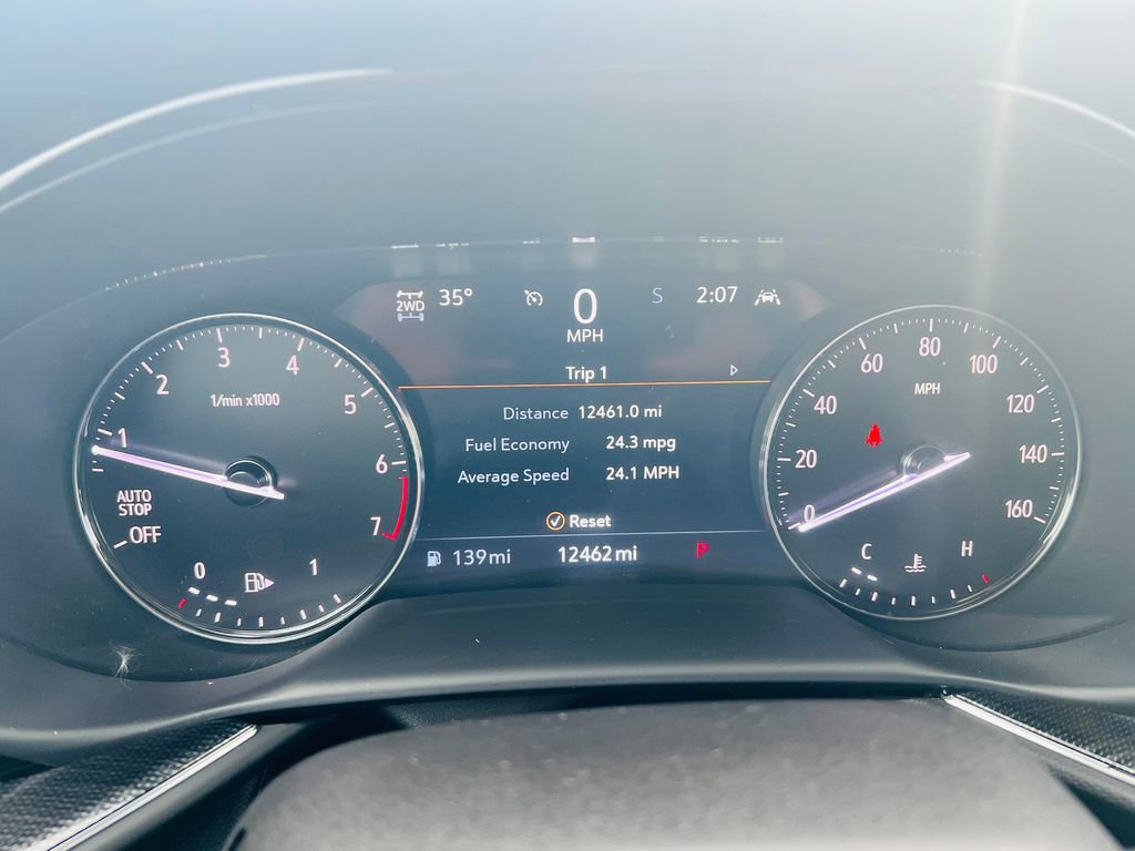 Used 2023 Buick Envision Essence image 33