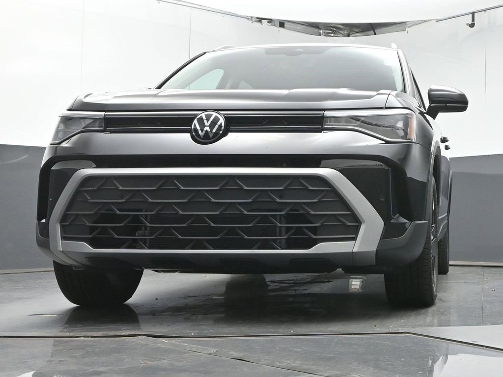 New 2025 Volkswagen Taos SE image 35