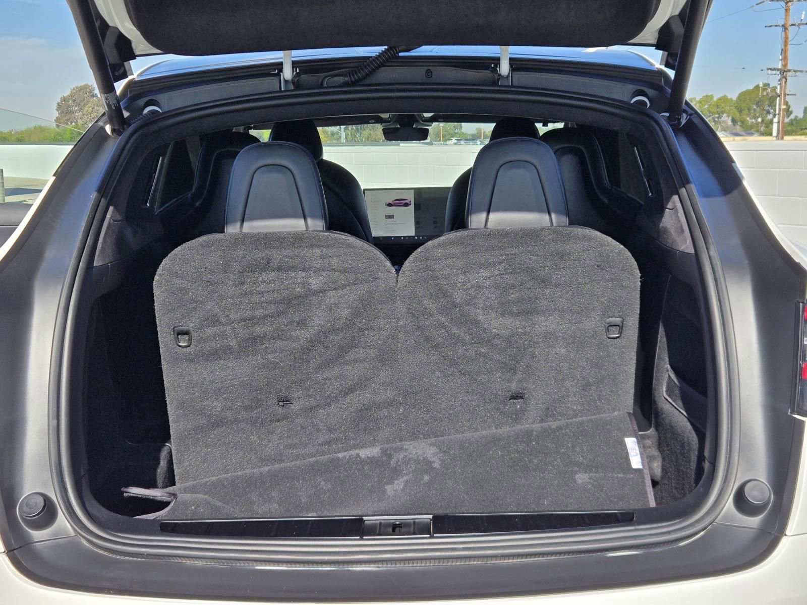 Used 2022 Tesla Model X Plaid image 25