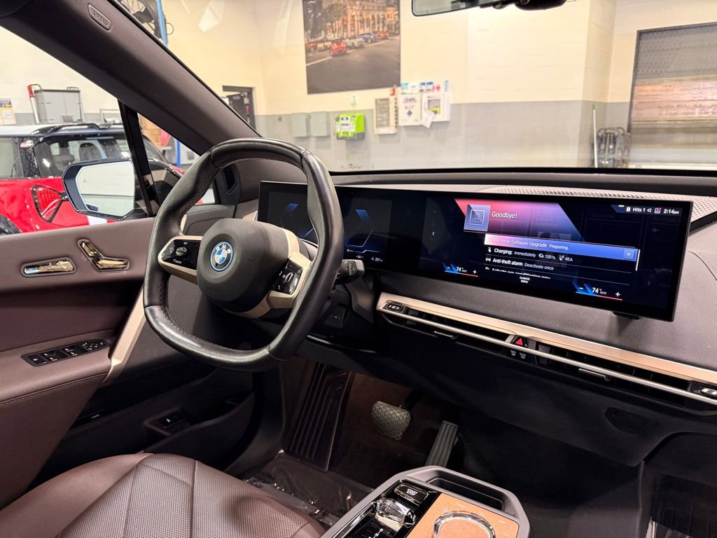 Used 2023 BMW iX xDrive50 w/ Premium Package AWD/4WD image 30