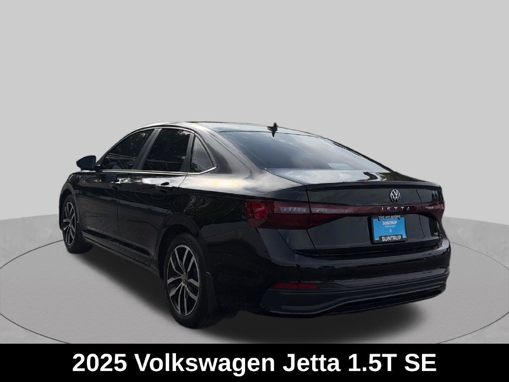 Used 2025 Volkswagen Jetta SE FWD image 3