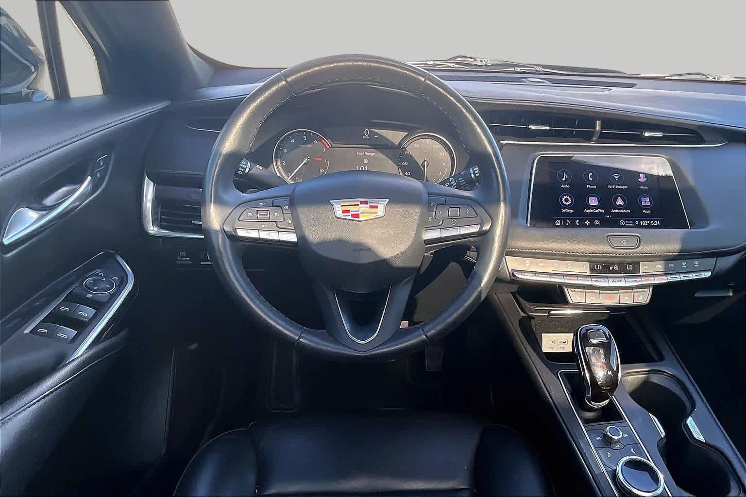 Used 2023 Cadillac XT4 Luxury w/ Cold Weather Package FWD image 11