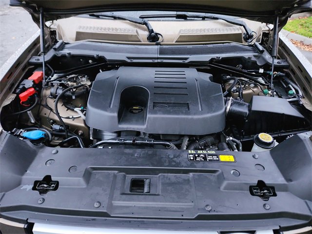 Used 2020 Land Rover Defender 110 SE image 16