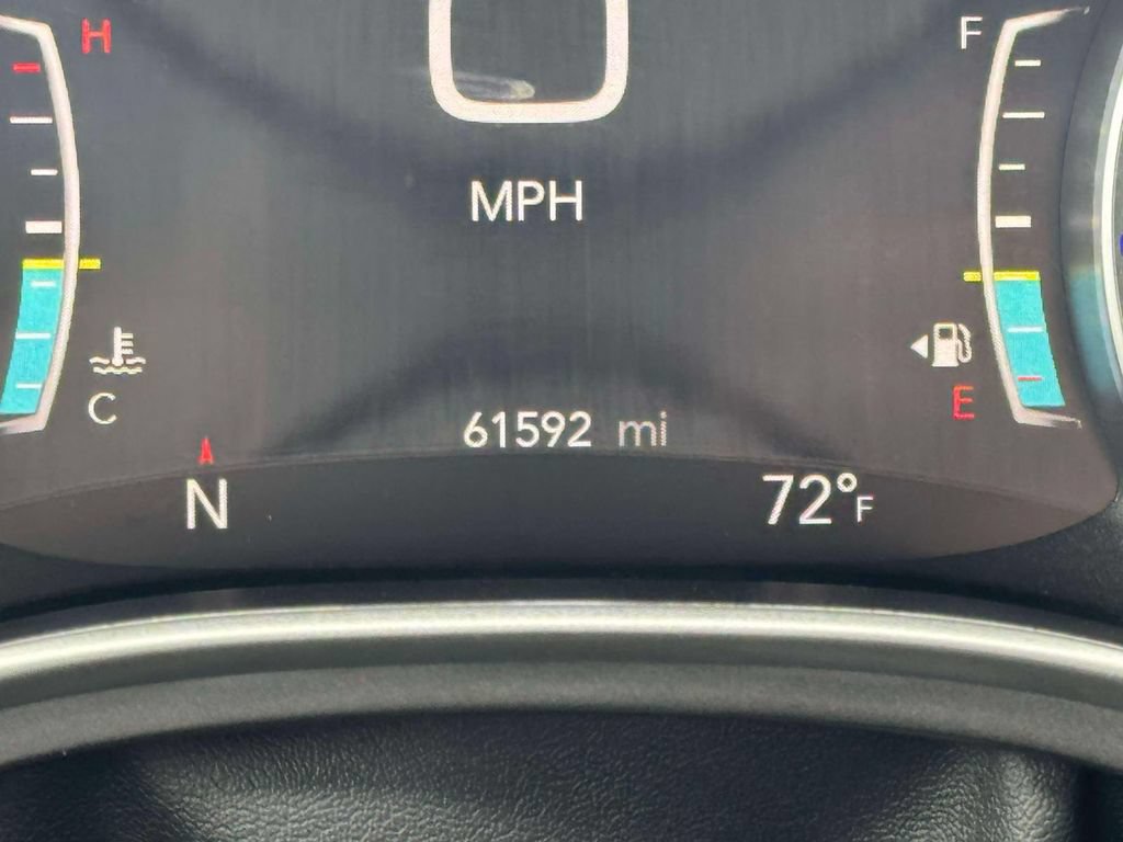Used 2023 Chrysler Pacifica Touring-L FWD image 28