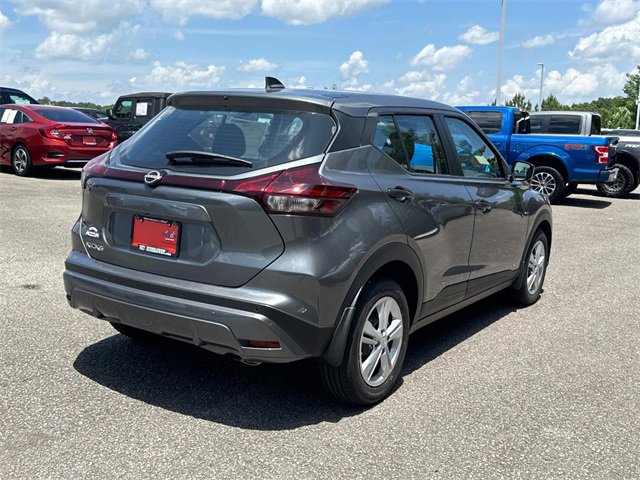 New 2025 Nissan Kicks Play S image 4