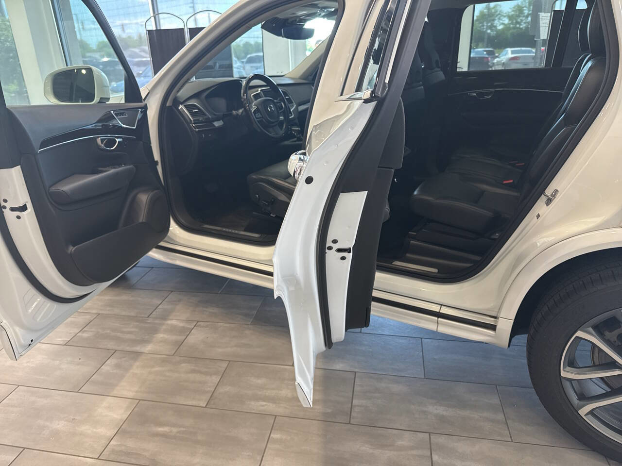 Used 2019 Volvo XC90 T6 Momentum w/ Advanced Package AWD/4WD image 14