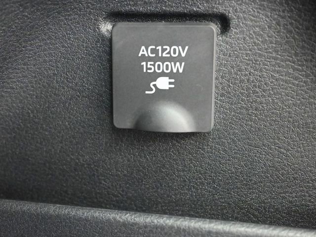 Used 2025 Toyota Sienna Limited image 24