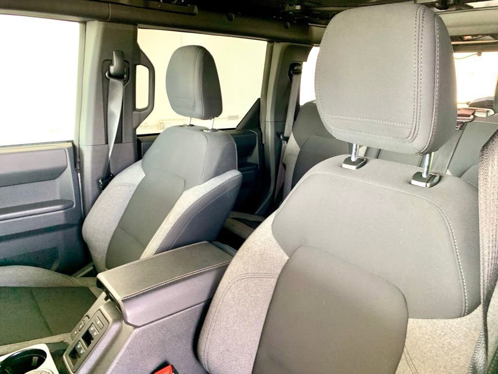 Used 2025 Ford Bronco Big Bend image 13