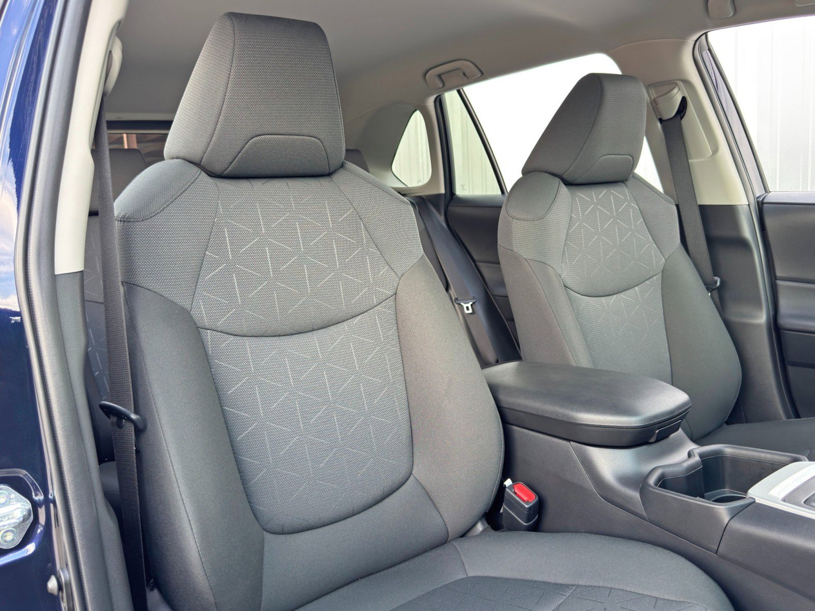 Used 2024 Toyota RAV4 XLE image 33