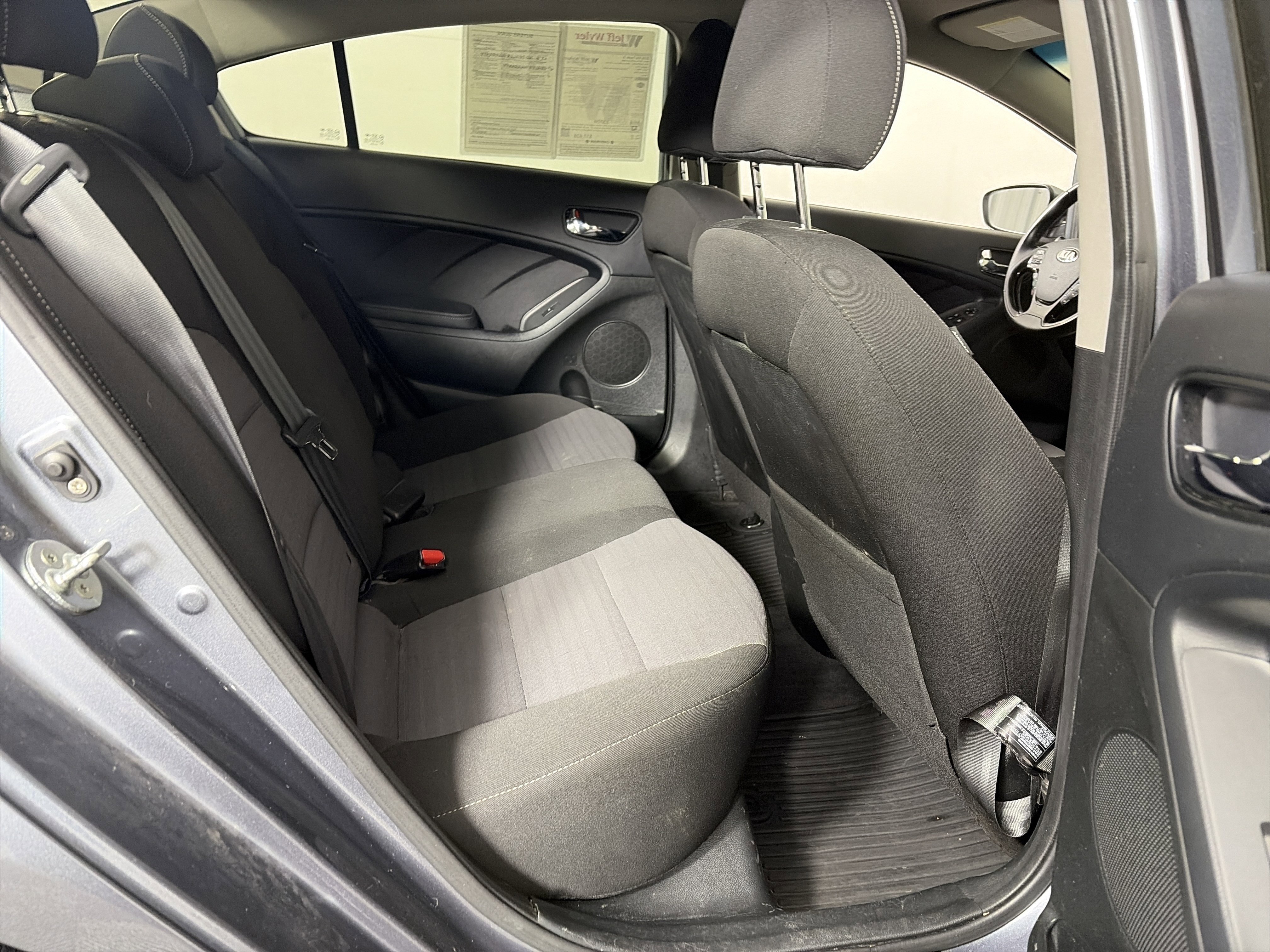 Used 2018 Kia Forte S image 39