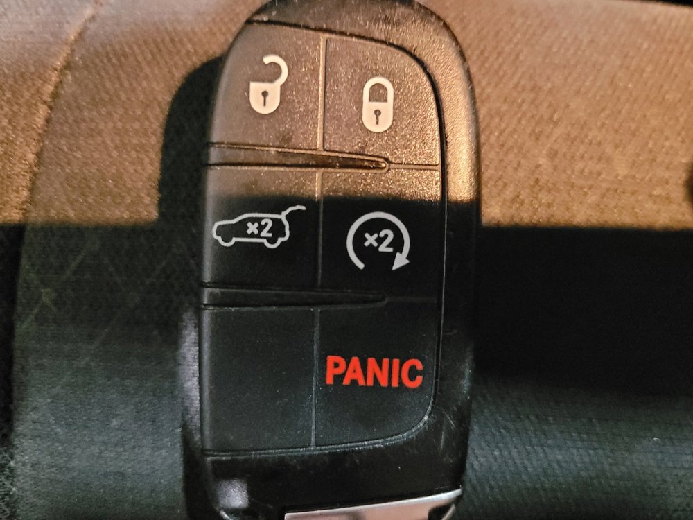 Used 2018 Jeep Grand Cherokee Laredo AWD/4WD image 32