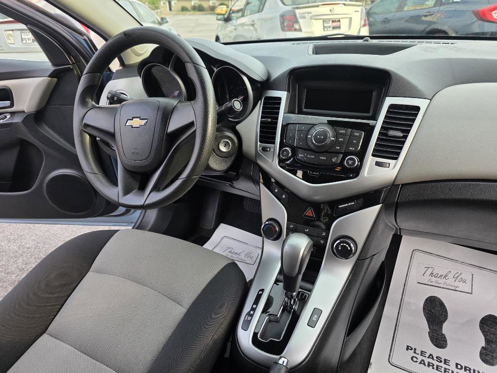 Used 2012 Chevrolet Cruze LS FWD image 23