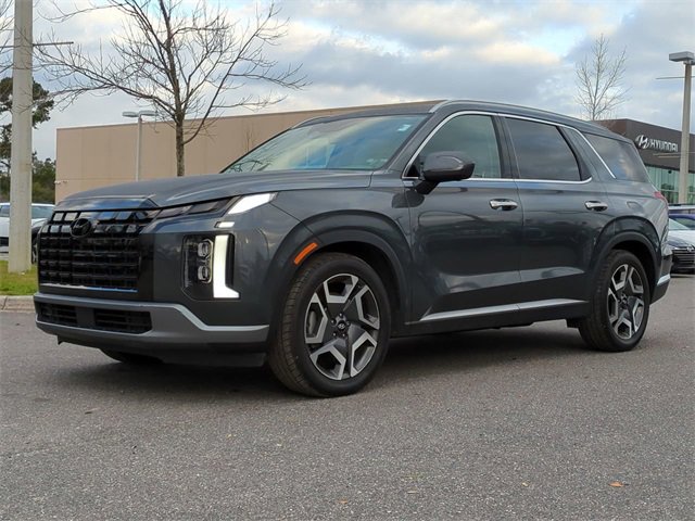 Used 2023 Hyundai Palisade Limited w/ Cargo Package image 2