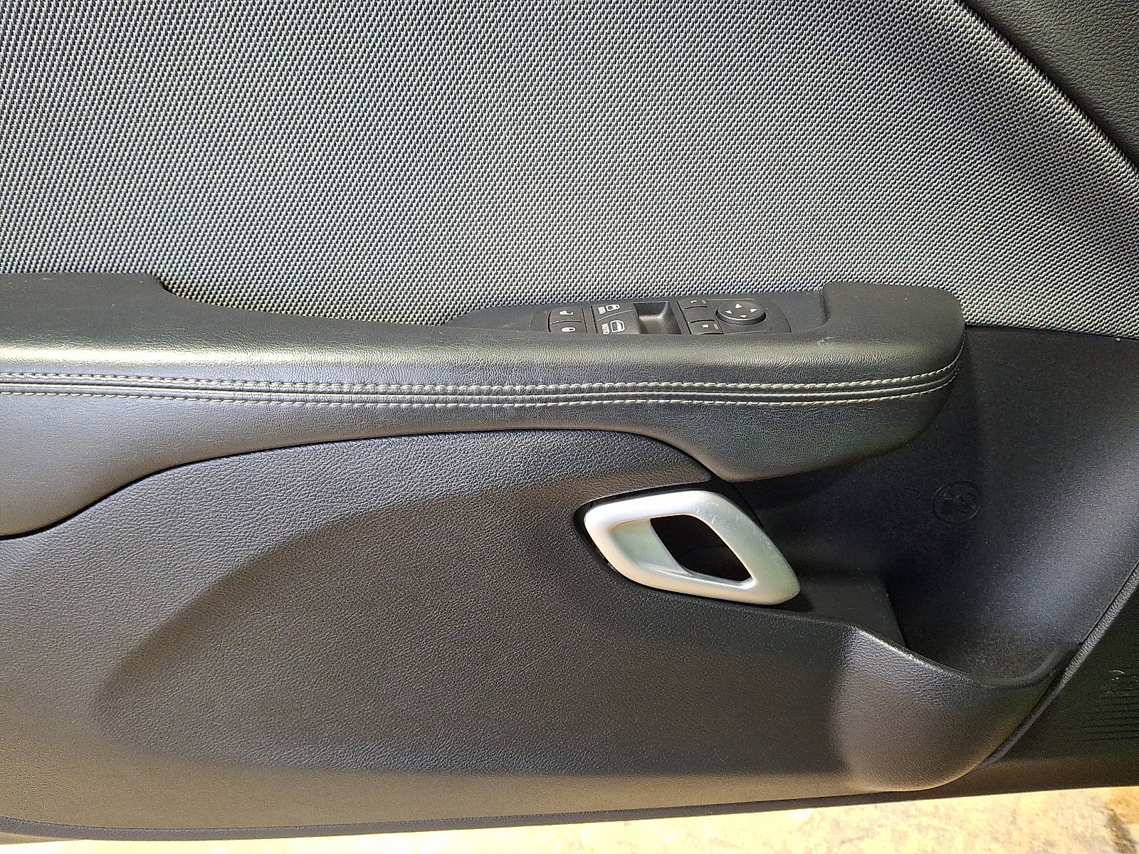 Used 2015 Dodge Challenger R/T w/ Quick Order Package 28B R/T image 13