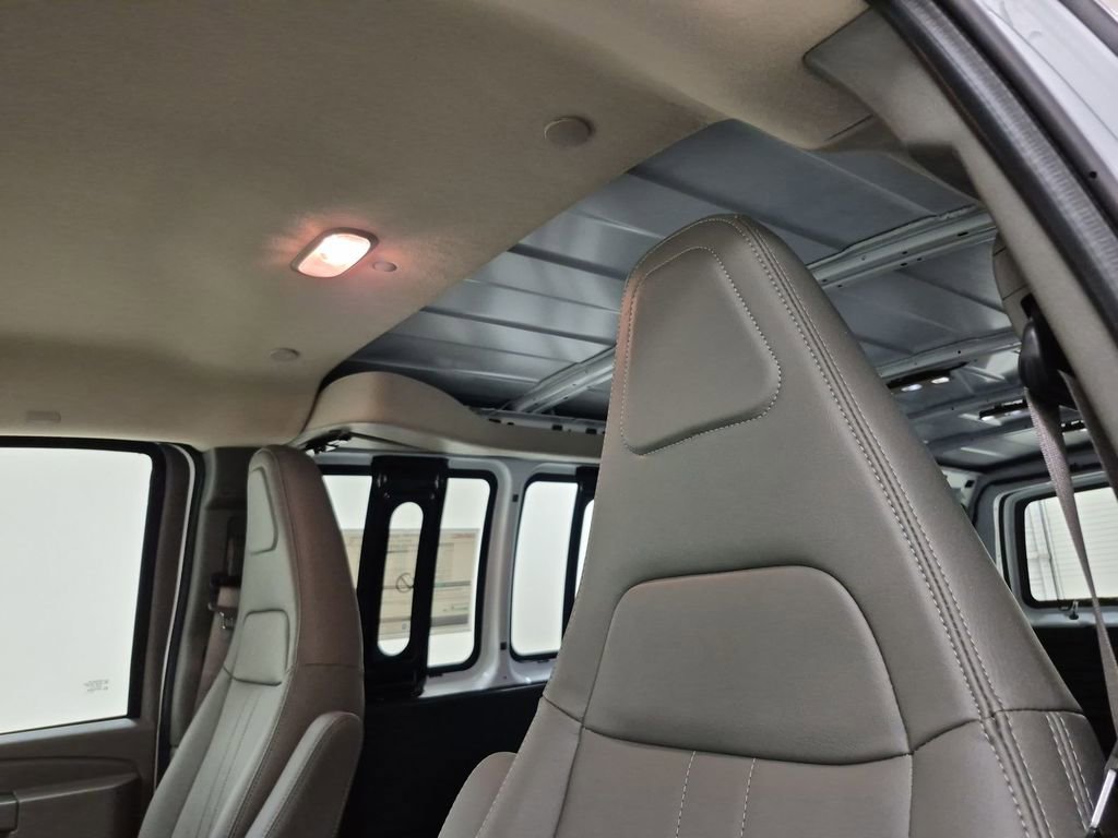 New 2025 GMC Savana 2500 Extended w/ Enhanced Convenience Package image 19