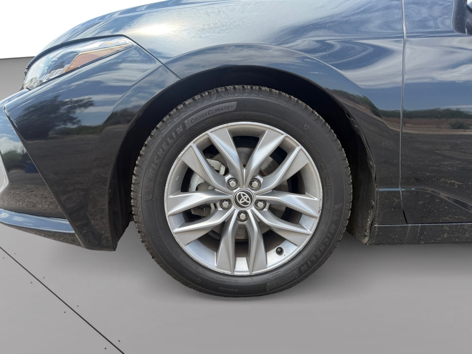 Used 2022 Toyota Avalon XLE FWD image 9
