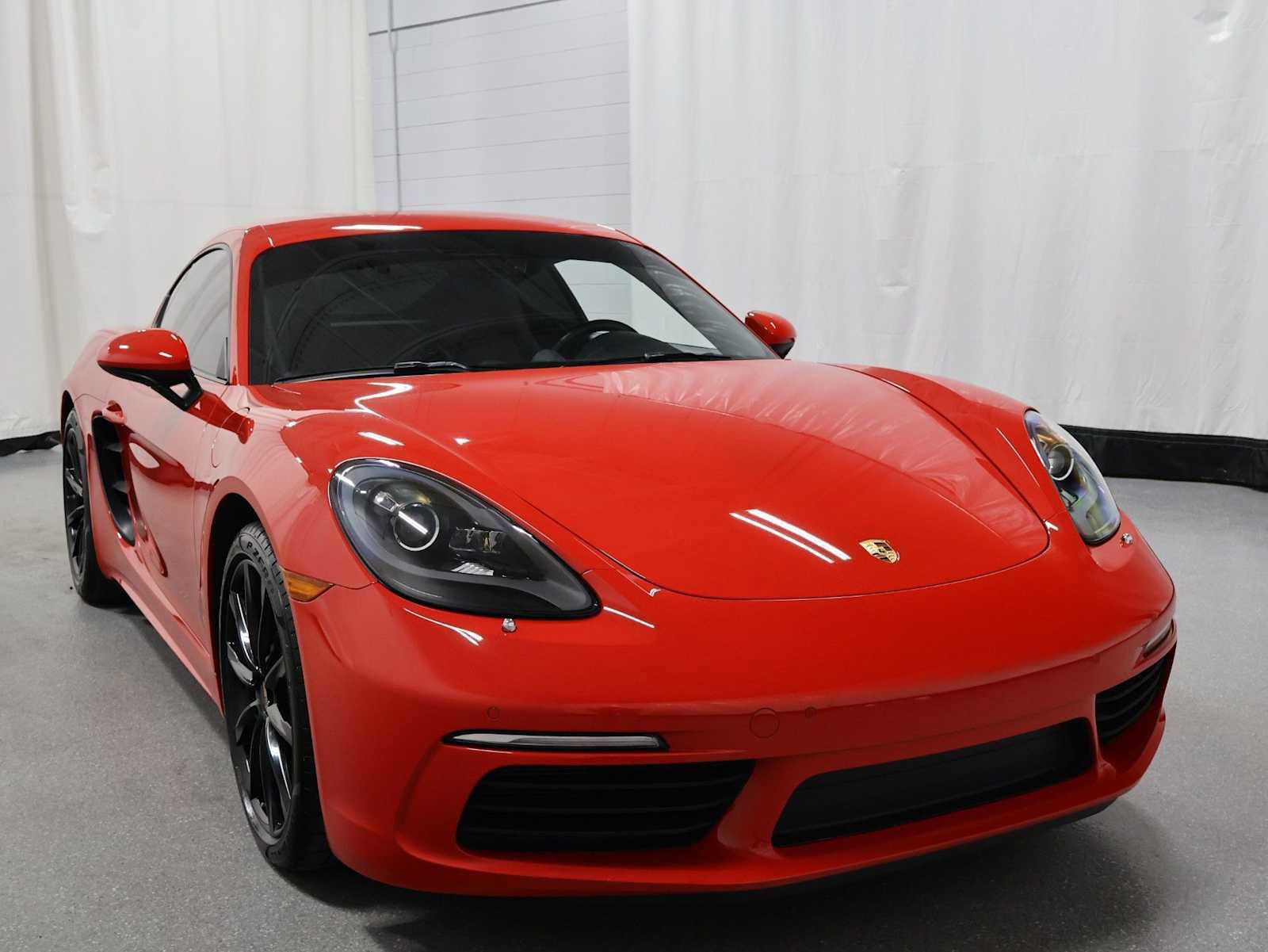 Used 2018 Porsche 718 Cayman RWD image 12
