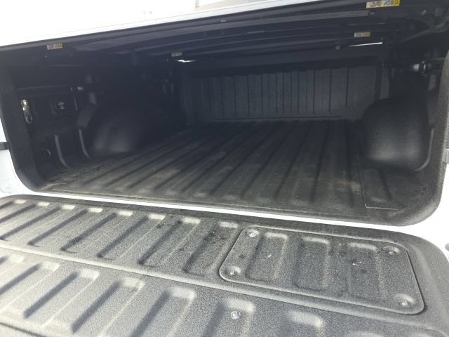 Used 2025 RAM 1500 Laramie AWD/4WD image 8