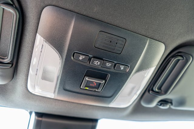 Used 2022 Toyota Corolla SE w/ SE Preferred Package image 35