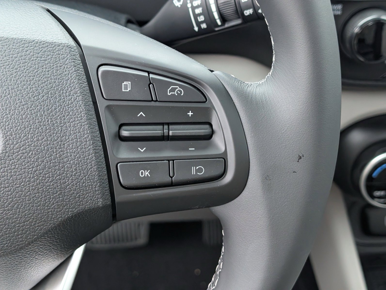 New 2026 Hyundai Venue SEL FWD image 18