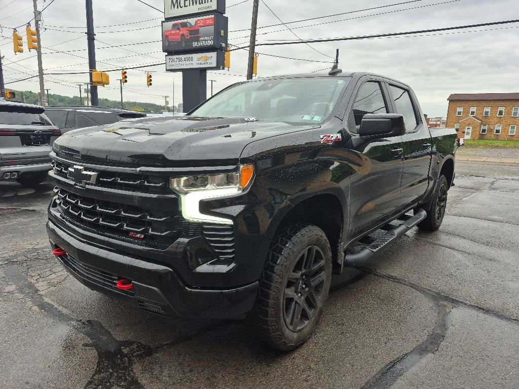 Used 2023 Chevrolet Silverado 1500 LT Trail Boss w/ Convenience Package II AWD/4WD image 3