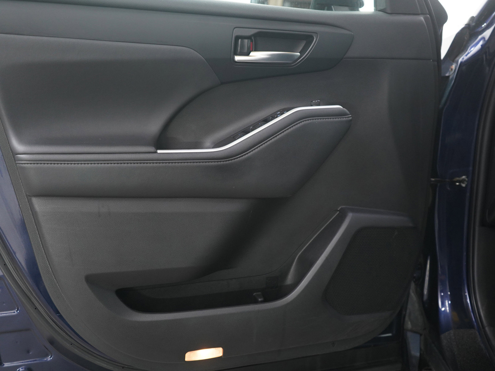 Used 2022 Toyota Highlander XLE image 21